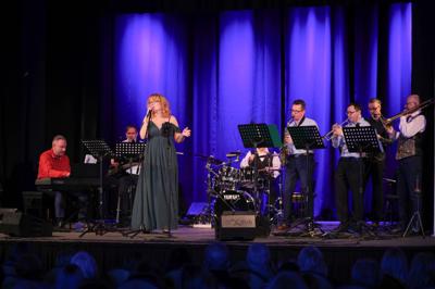 Koncert Zimowy zespołu Grupa Bez Nazwy na sali widowiskowej Domu Kultury "Strzecha"