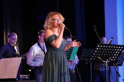 Koncert Zimowy zespołu Grupa Bez Nazwy na sali widowiskowej Domu Kultury "Strzecha"
