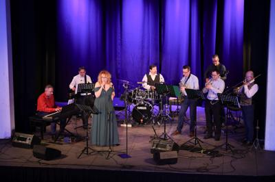 Koncert Zimowy zespołu Grupa Bez Nazwy na sali widowiskowej Domu Kultury "Strzecha"