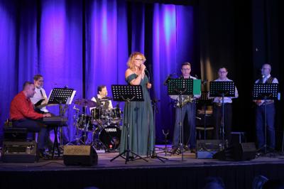 Koncert Zimowy zespołu Grupa Bez Nazwy na sali widowiskowej Domu Kultury "Strzecha"