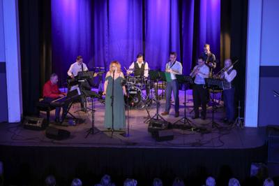 Koncert Zimowy zespołu Grupa Bez Nazwy na sali widowiskowej Domu Kultury "Strzecha"