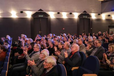 Koncert Zimowy zespołu Grupa Bez Nazwy na sali widowiskowej Domu Kultury "Strzecha"