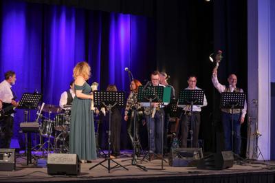 Koncert Zimowy zespołu Grupa Bez Nazwy na sali widowiskowej Domu Kultury "Strzecha"
