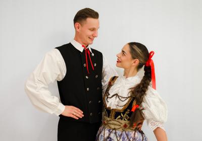 Fotografia będąca częścią wystawy w ramach projektu realizowanego z programu Interrerg współfinansowanego przez Unię Europejską pt. Polsko-czeskie spotkania z folklorem w ramach obchodów 70-lecia Zespołu Pieśni i Tańca „Strzecha” im. Joli Rymszy / Polsko-česká setkání s folklorem v rámci oslav 70. výročí založení Souboru písní a tanců Joli Rymsze Strzecha

Fot. Roman Januszkiewicz