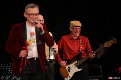 Koncert Zespołu 60 PLUS w Domu Kultury "Strzecha"
