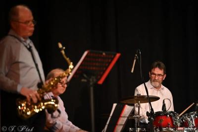 Koncert Zespołu 60 PLUS w Domu Kultury "Strzecha"