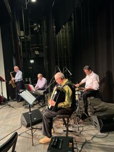 Koncert Zespołu 60 PLUS w Domu Kultury "Strzecha"