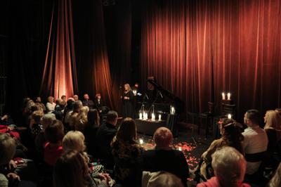 W cyklu ,,Scena Kameralnie'' koncert Magdaleny i Kamila Klimów z towarzyszeniem Łukasza Fulneczka na fortepianie.