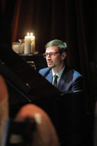 W cyklu ,,Scena Kameralnie'' koncert Magdaleny i Kamila Klimów z towarzyszeniem Łukasza Fulneczka na fortepianie.