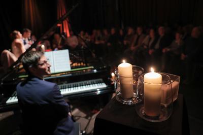 W cyklu ,,Scena Kameralnie'' koncert Magdaleny i Kamila Klimów z towarzyszeniem Łukasza Fulneczka na fortepianie.