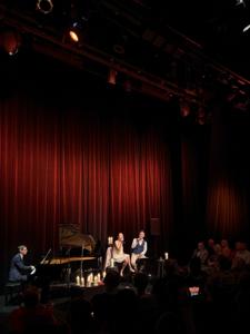 W cyklu ,,Scena Kameralnie'' koncert Magdaleny i Kamila Klimów z towarzyszeniem Łukasza Fulneczka na fortepianie.