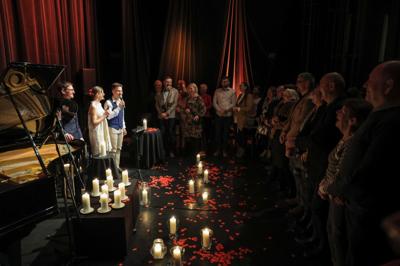 W cyklu ,,Scena Kameralnie'' koncert Magdaleny i Kamila Klimów z towarzyszeniem Łukasza Fulneczka na fortepianie.