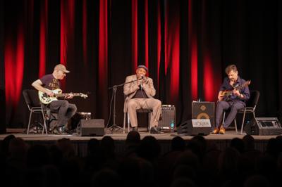 Keith Dunn, Grzegorz Kapołka, Łukasz Gorczyca. Koncert z cyklu "Bluesowe spotkania z RCK".