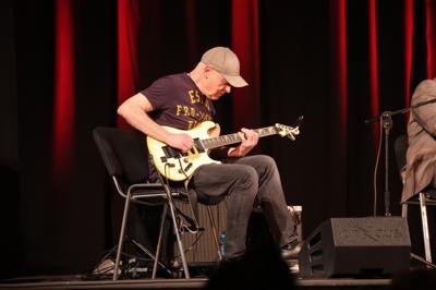 Keith Dunn, Grzegorz Kapołka, Łukasz Gorczyca. Koncert z cyklu "Bluesowe spotkania z RCK".