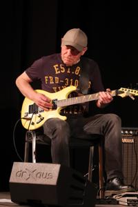 Keith Dunn, Grzegorz Kapołka, Łukasz Gorczyca. Koncert z cyklu "Bluesowe spotkania z RCK".