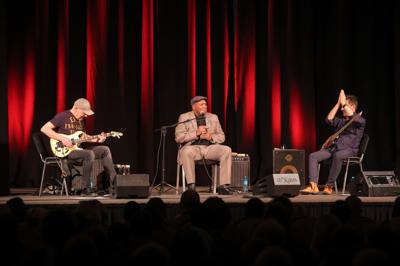 Keith Dunn, Grzegorz Kapołka, Łukasz Gorczyca. Koncert z cyklu "Bluesowe spotkania z RCK".