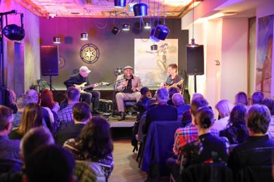 Keith Dunn, Grzegorz Kapołka, Łukasz Gorczyca. Koncert z cyklu "Bluesowe spotkania z RCK".