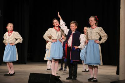 Koncert Zespołu Pieśni i Tańca "Strzecha" im. Joli Rymszy podsumowujący rok artystyczny 2024/2025