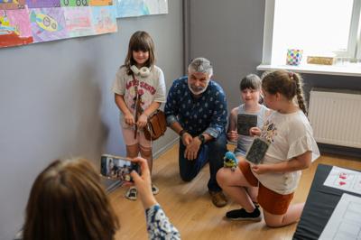 Wystawa Grupy Plastycznej PASTELE w Domu Kultury „Strzecha” na podsumowanie roku artystycznego 2024/2025