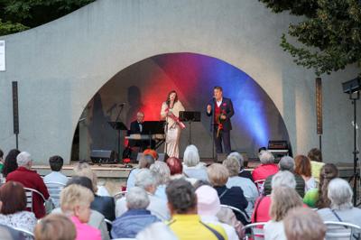 "W krainie uśmiechu" - koncert w Parku im. Miasta Roth