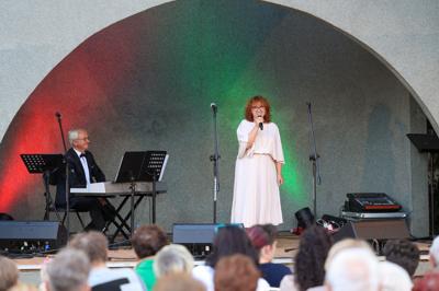 "W krainie uśmiechu" - koncert w Parku im. Miasta Roth