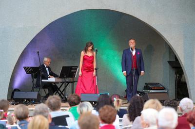 "W krainie uśmiechu" - koncert w Parku im. Miasta Roth