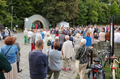 "W krainie uśmiechu" - koncert w Parku im. Miasta Roth