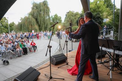 "W krainie uśmiechu" - koncert w Parku im. Miasta Roth