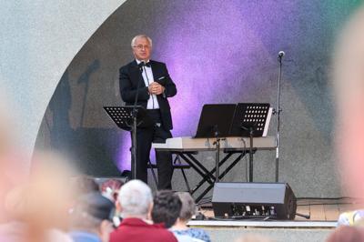 "W krainie uśmiechu" - koncert w Parku im. Miasta Roth