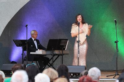 "W krainie uśmiechu" - koncert w Parku im. Miasta Roth