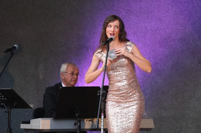 "W krainie uśmiechu" - koncert w Parku im. Miasta Roth