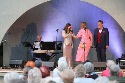 "W krainie uśmiechu" - koncert w Parku im. Miasta Roth