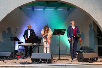 "W krainie uśmiechu" - koncert w Parku im. Miasta Roth