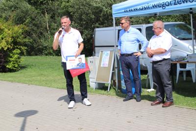Rodzinny turniej siatkówki plażowej