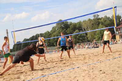 Rodzinny turniej siatkówki plażowej