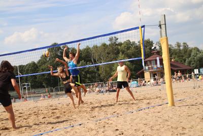 Rodzinny turniej siatkówki plażowej