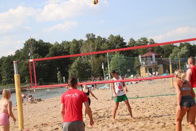 Rodzinny turniej siatkówki plażowej