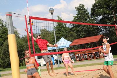 Rodzinny turniej siatkówki plażowej