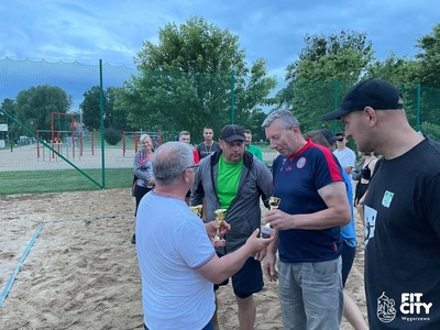 Noc Sportowa - Turniej Trójek Siatkarskich