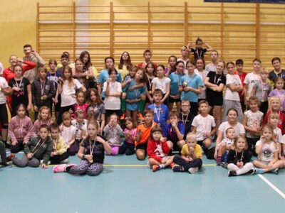 Uczestnicy XIII Halowego Festynu Lekkoatletycznego