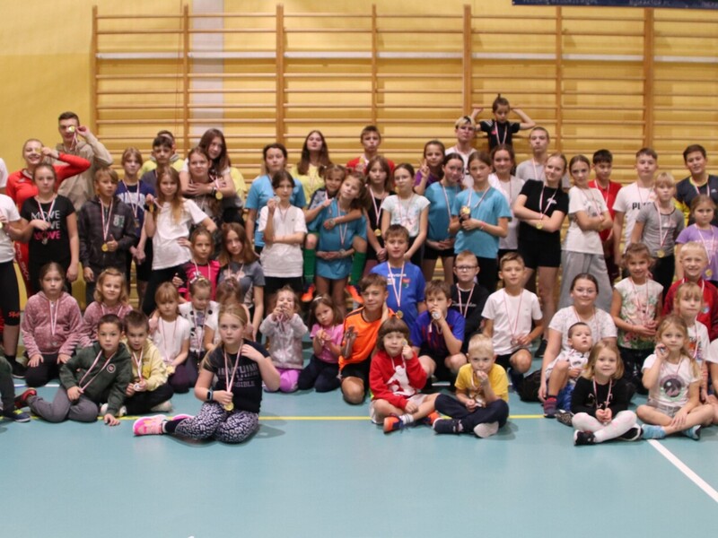 Uczestnicy XIII Halowego Festynu Lekkoatletycznego