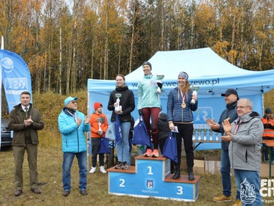 Podium BBL Lasy 10 km kobiet