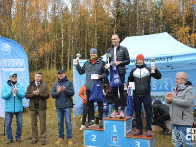 Podium BBL Lasy 10 km mężczyzn