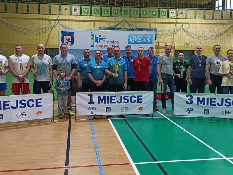 Dekoracja drużyn oldbojów 40+