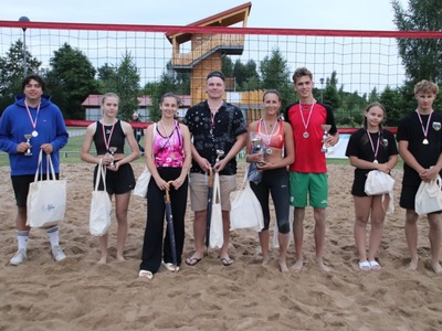 Finaliści siatkówki plażowej mikstów