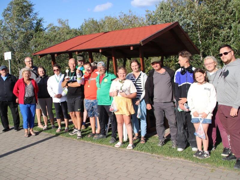 Uczestnicy turnieu w boule