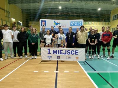 Uczestnicy Turnieju Siatkówki Drużyn Mieszanych