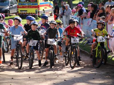 Uczestnicy Cykclocrossu MTB 2025