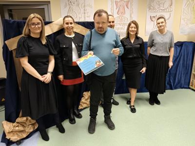 Zespół wręczający nagrody ze zwycięzcą