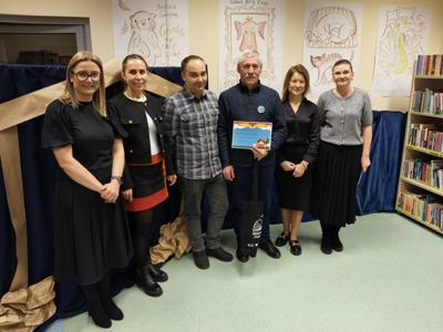 Zespół wręczający nagrody ze zwycięzcą